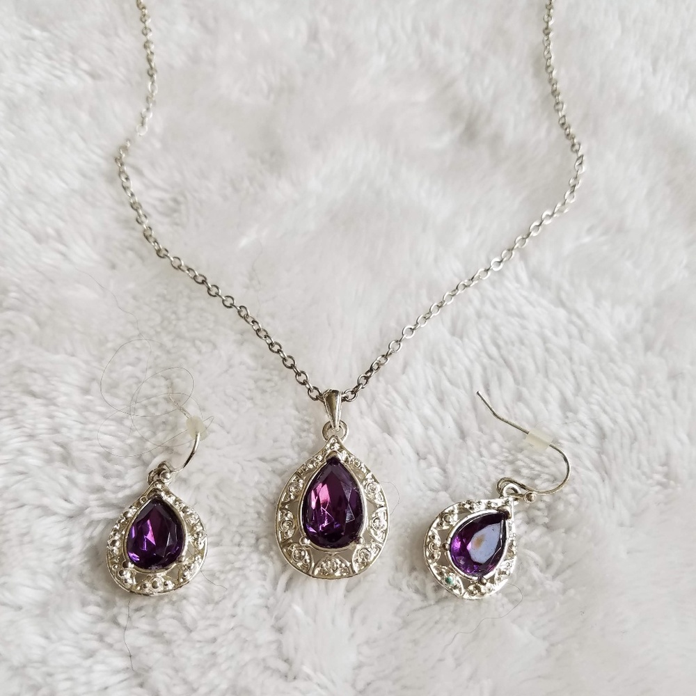 Boutique Purple Necklace Earrings Set, LIKE NEW